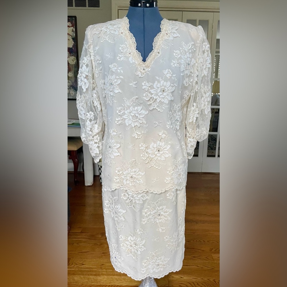 Alachka Original Ladies 2 Pc Top and Skirt Set, Lined w/ Lace, Rhinestone, Sz L